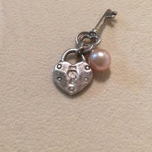Vantel Pearls Key to my Heart Charm
